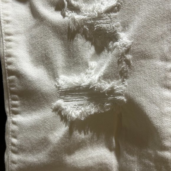 NWT - Judy Blue White Distressed Boyfriend Jeans Size 9/29 - Picture 6 of 8